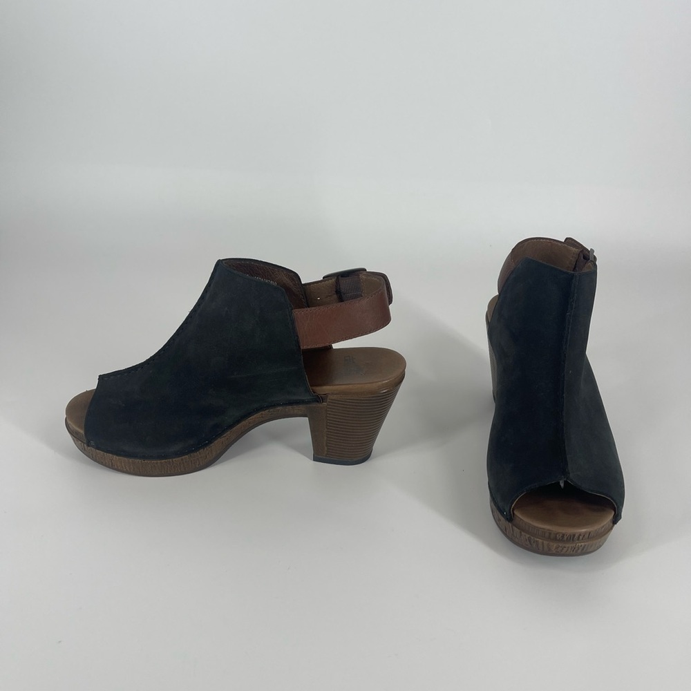 Dansko Black Heels (SB10#25) - Picture 4 of 11